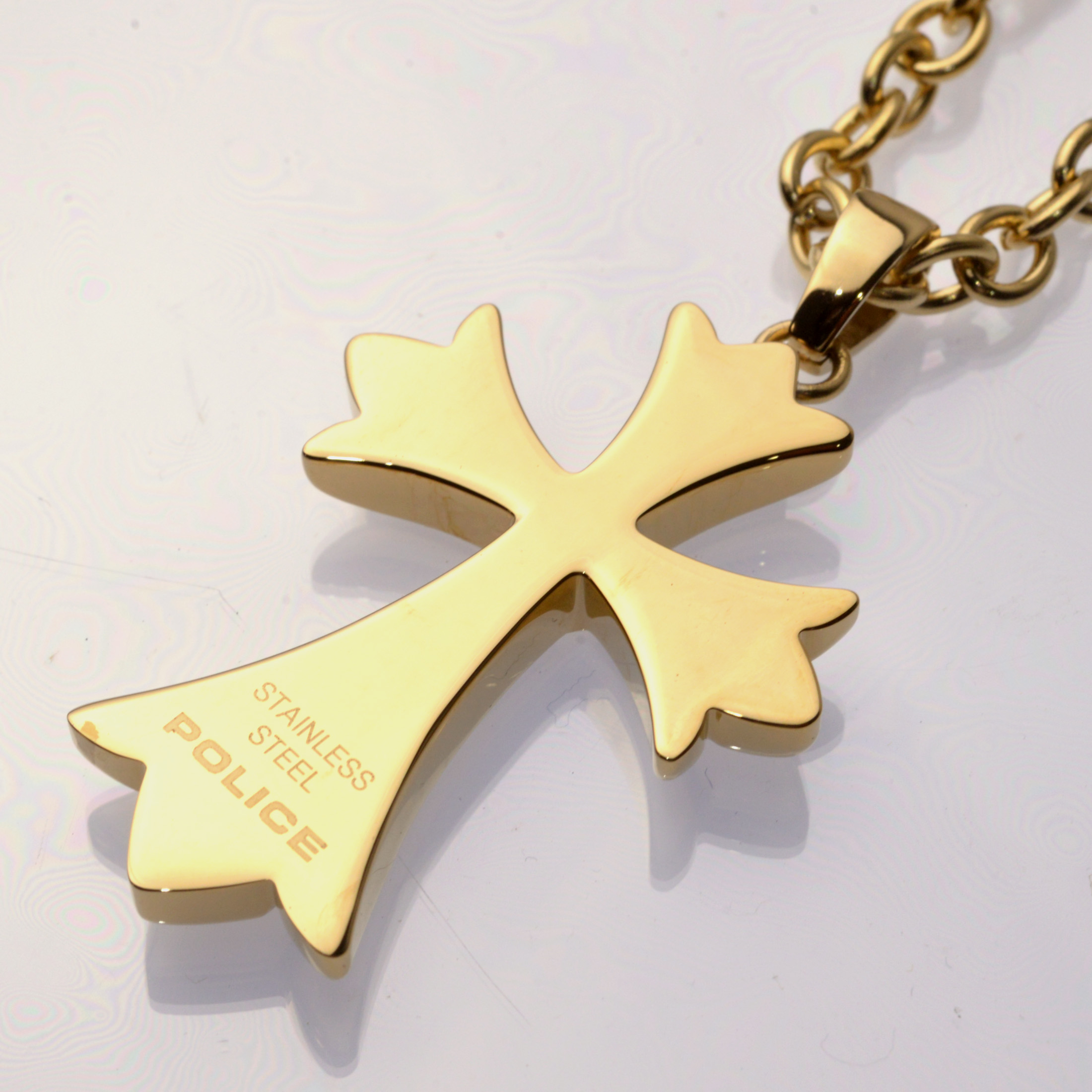 http://www.police.ne.jp/images/Police_necklace_grace_gold-02.jpg