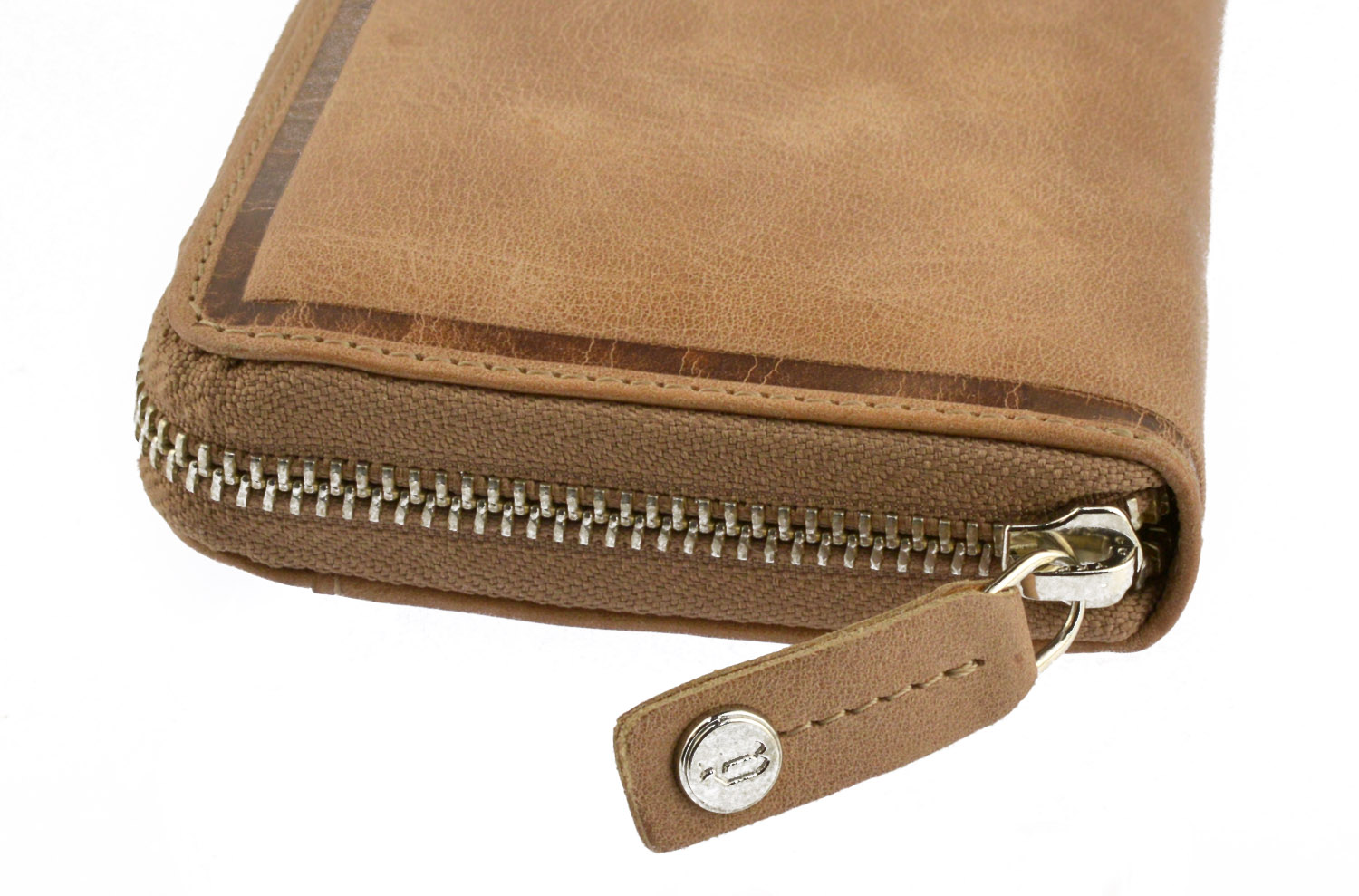 http://www.police.ne.jp/images/police-mesh-wallet-zip-brown-07.jpg