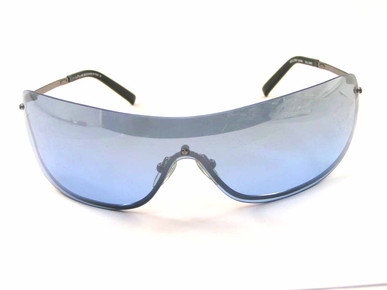 http://www.police.ne.jp/images/police-sting-sunglasses-4548M-568B-3.jpg