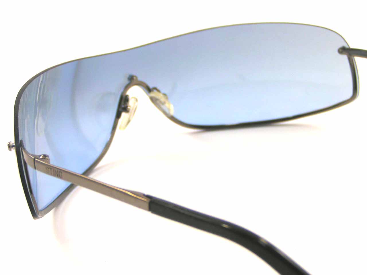 http://www.police.ne.jp/images/police-sting-sunglasses-4548M-568B-5.jpg