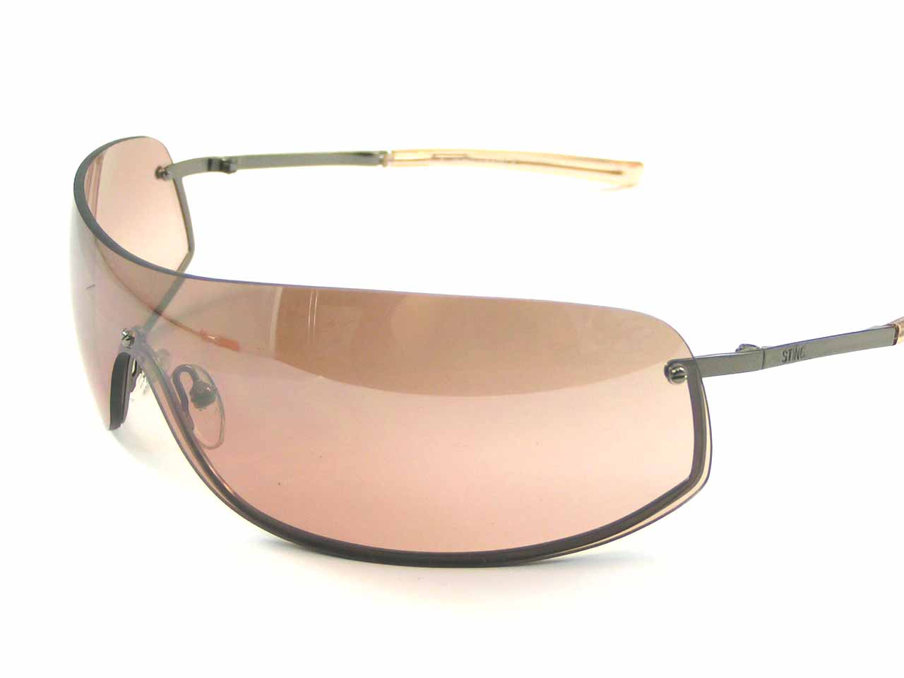 http://www.police.ne.jp/images/police-sting-sunglasses-4548M-568R-4.jpg