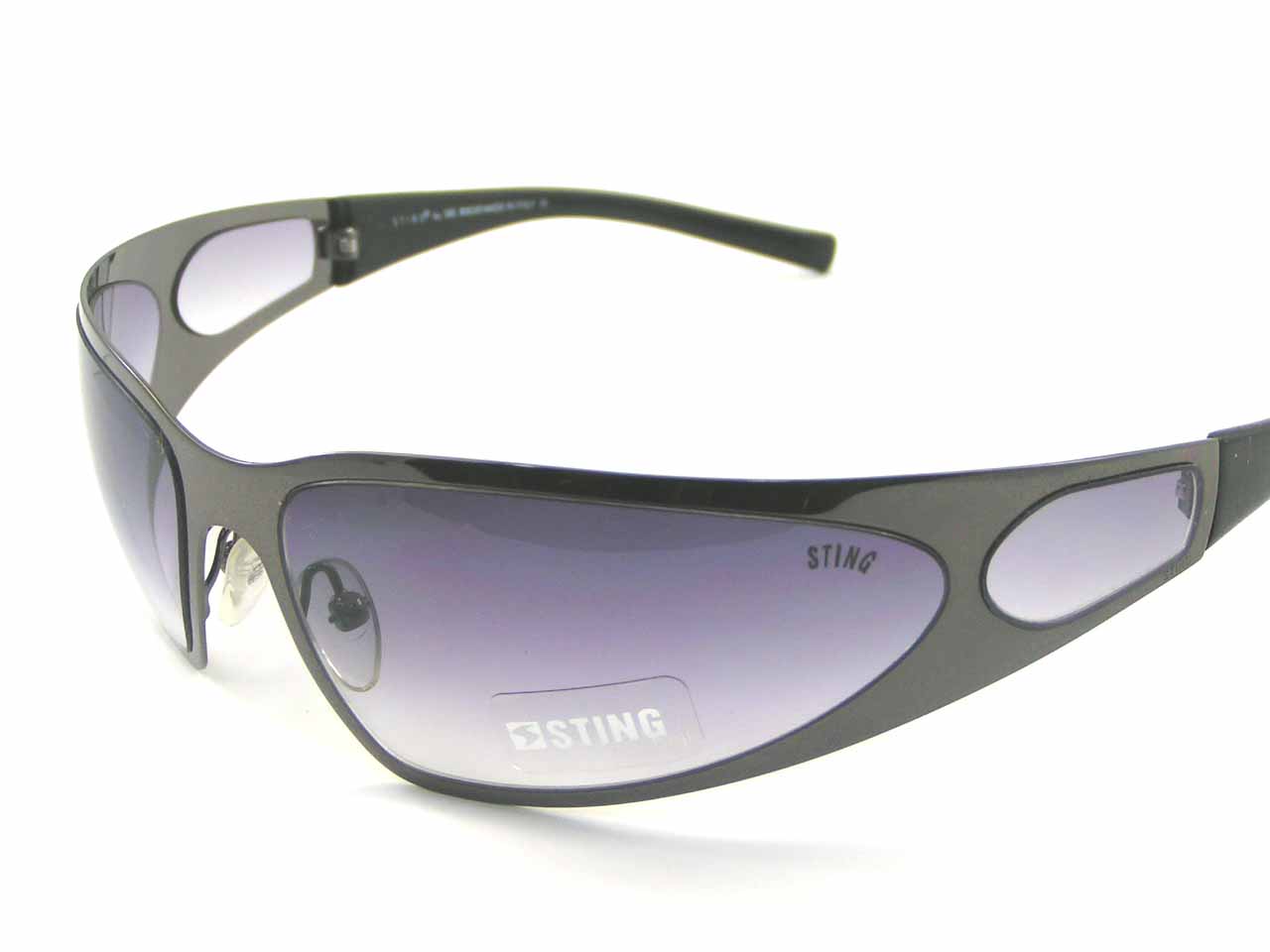 http://www.police.ne.jp/images/police-sting-sunglasses-4552M-568-4.jpg