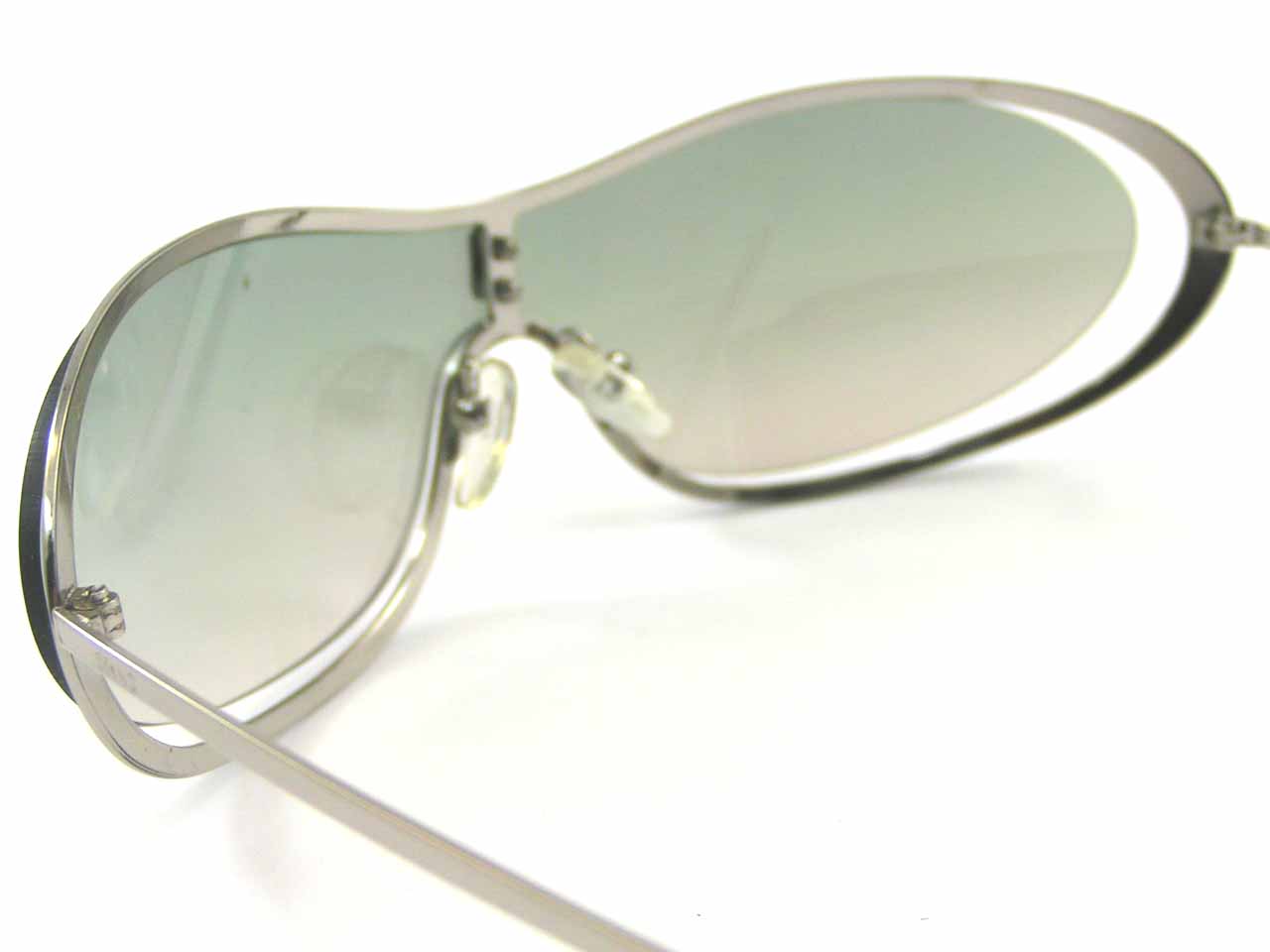 http://www.police.ne.jp/images/police-sting-sunglasses-4553M-579-5.jpg