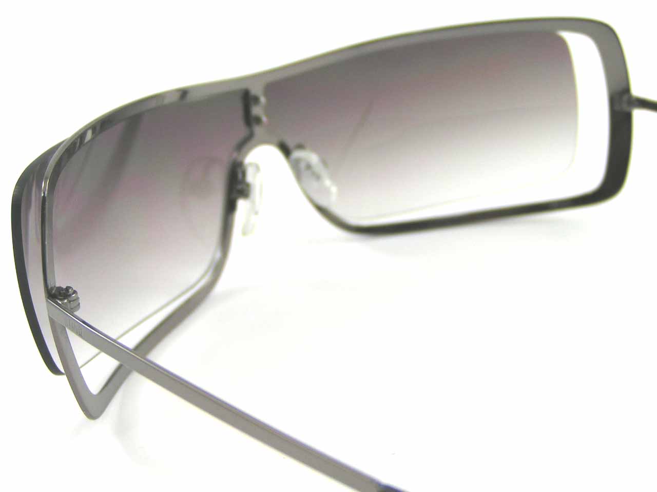 http://www.police.ne.jp/images/police-sting-sunglasses-4554M-568-5.jpg