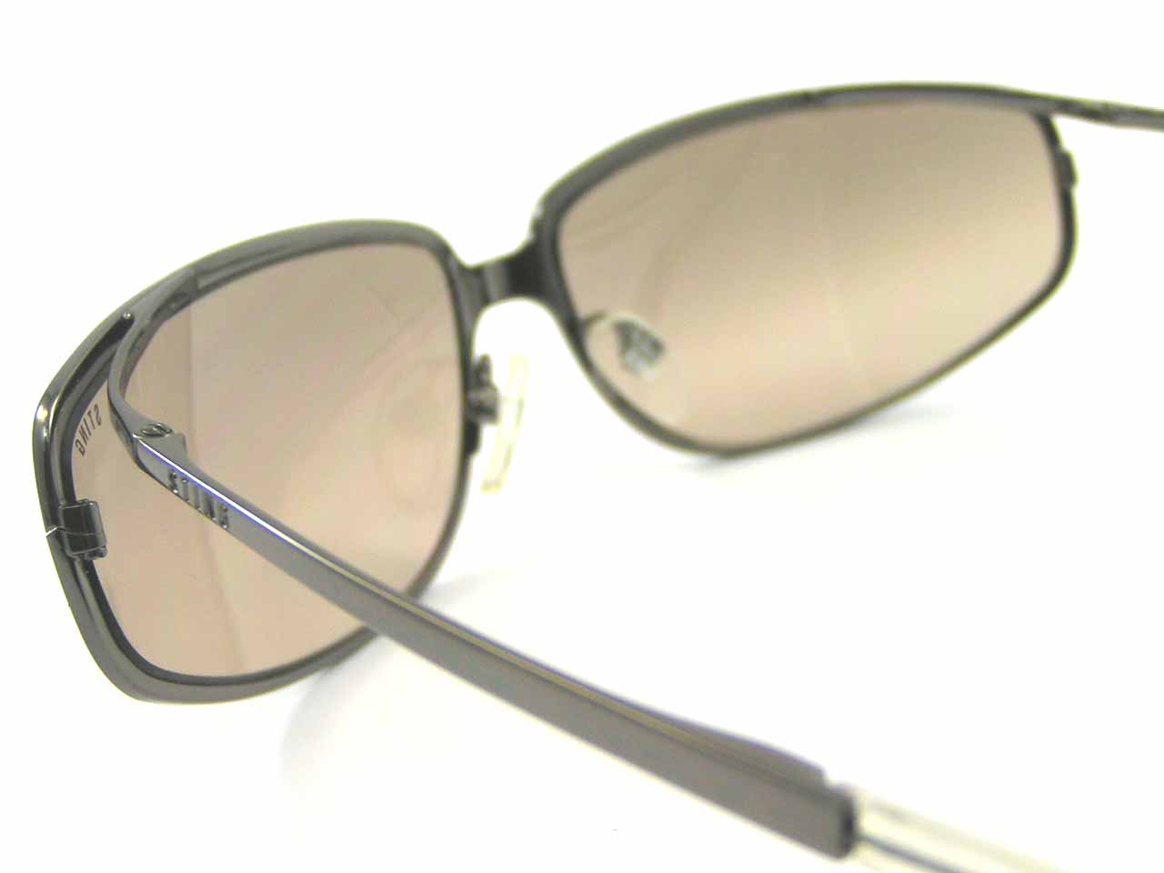 http://www.police.ne.jp/images/police-sting-sunglasses-4555M-568Y-5.jpg