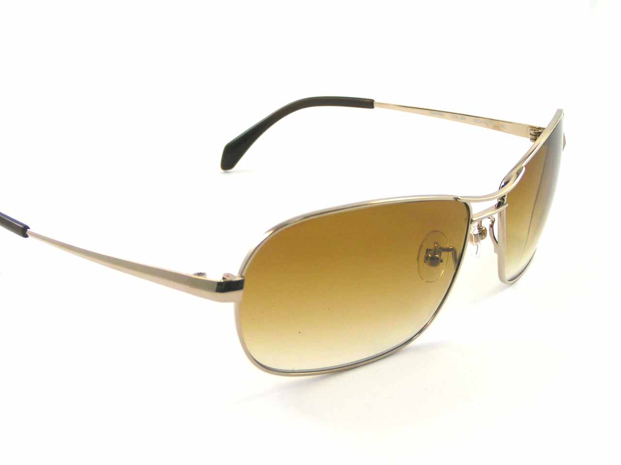 http://www.police.ne.jp/images/police-sting-sunglasses-4789J-300-2.jpg