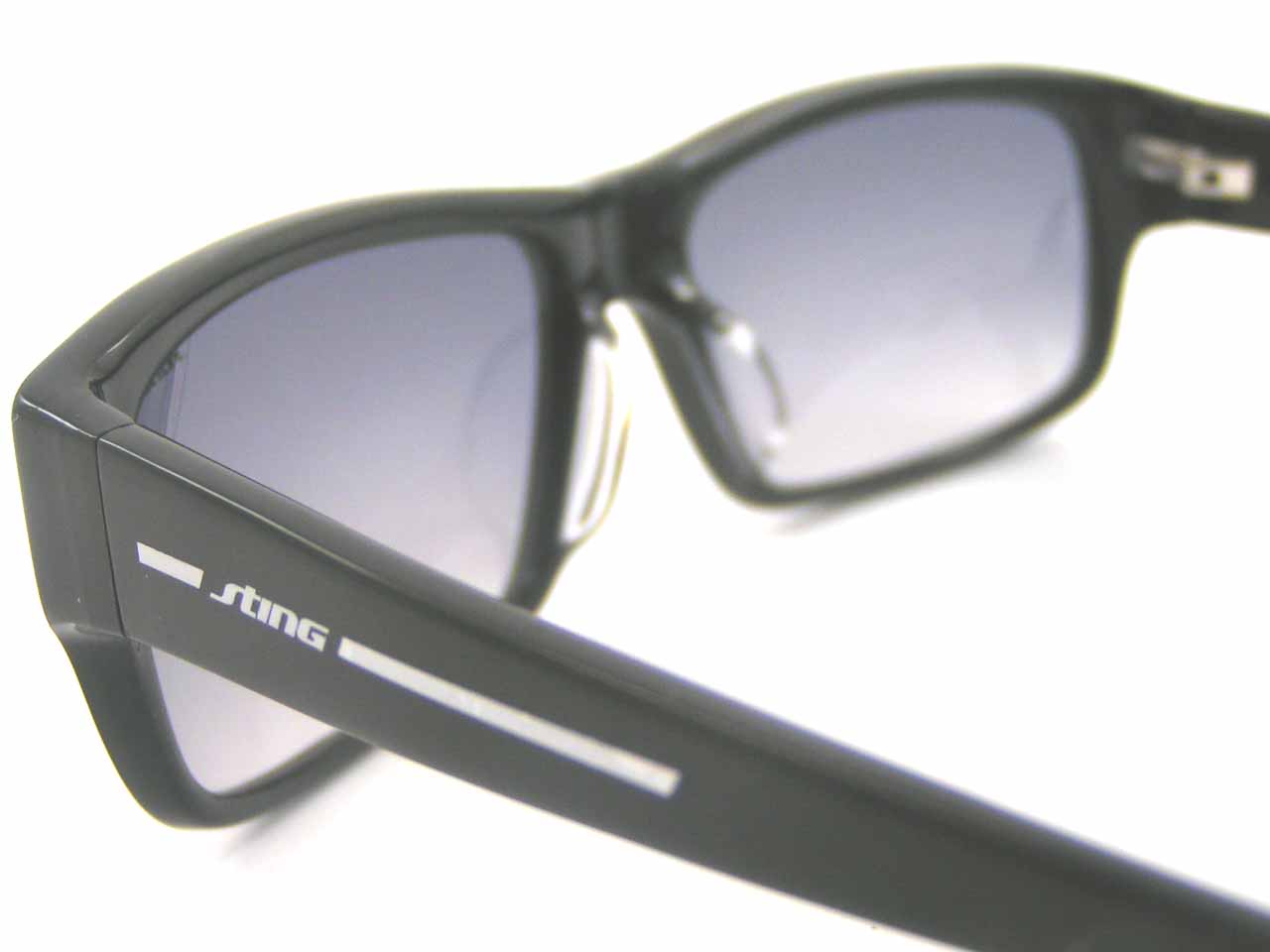http://www.police.ne.jp/images/police-sting-sunglasses-6482J-Z09-5.jpg