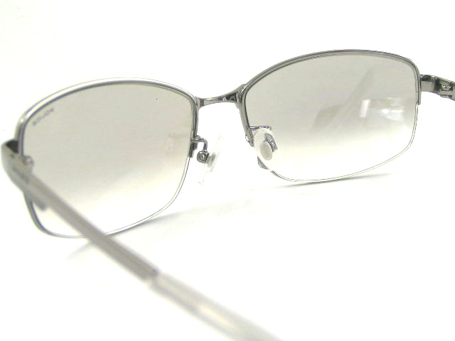 http://www.police.ne.jp/images/police-sunglasses-spl744j-583x-5.JPG