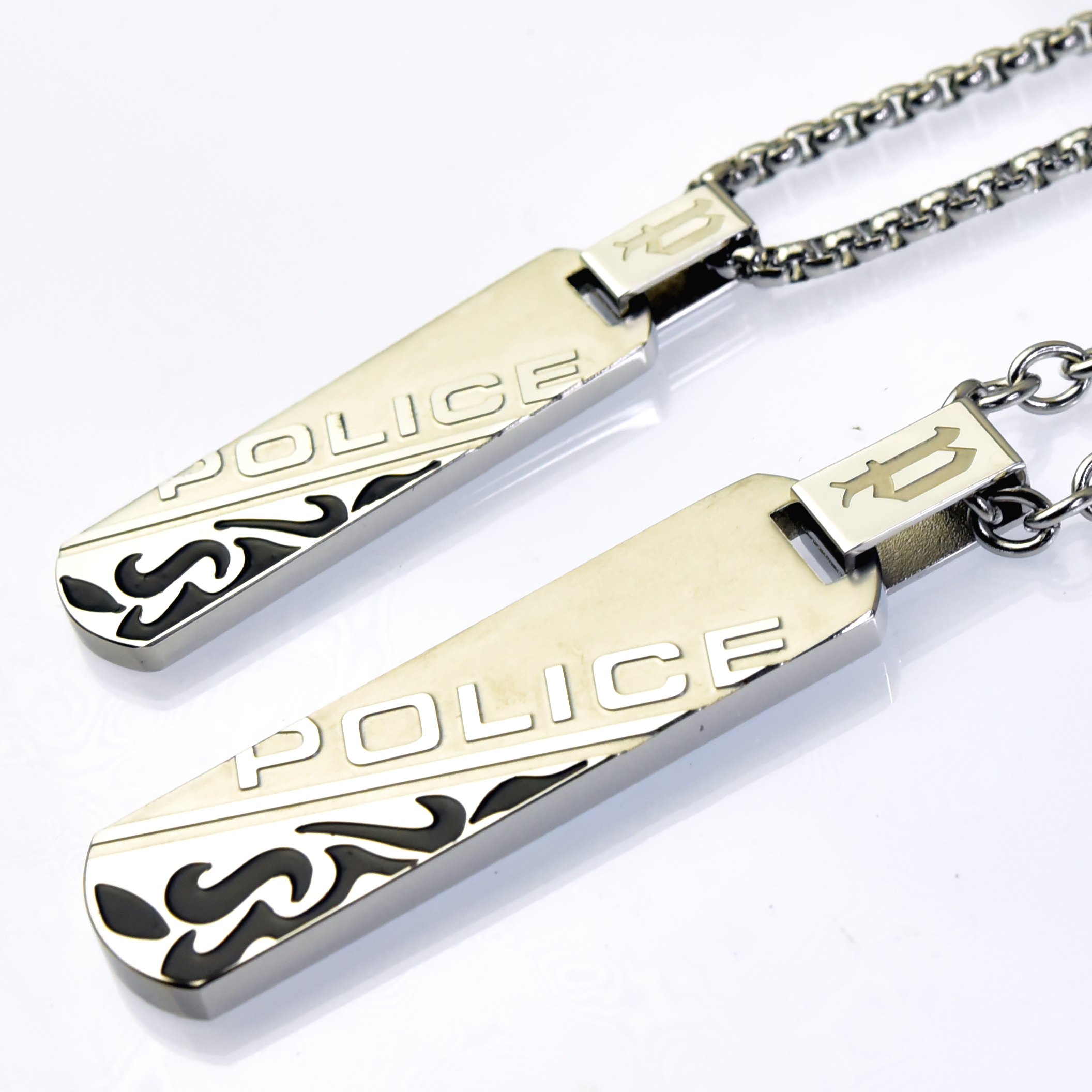http://www.police.ne.jp/images/police_necklace_duality_pair_01.jpg