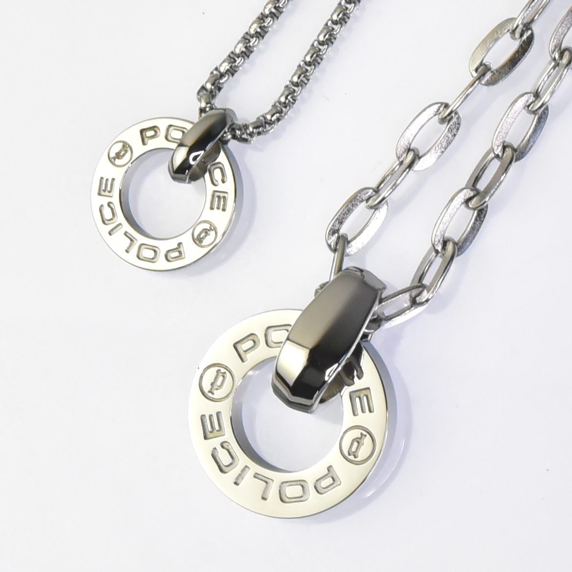 http://www.police.ne.jp/images/police_necklace_hallow_pair_01.jpg