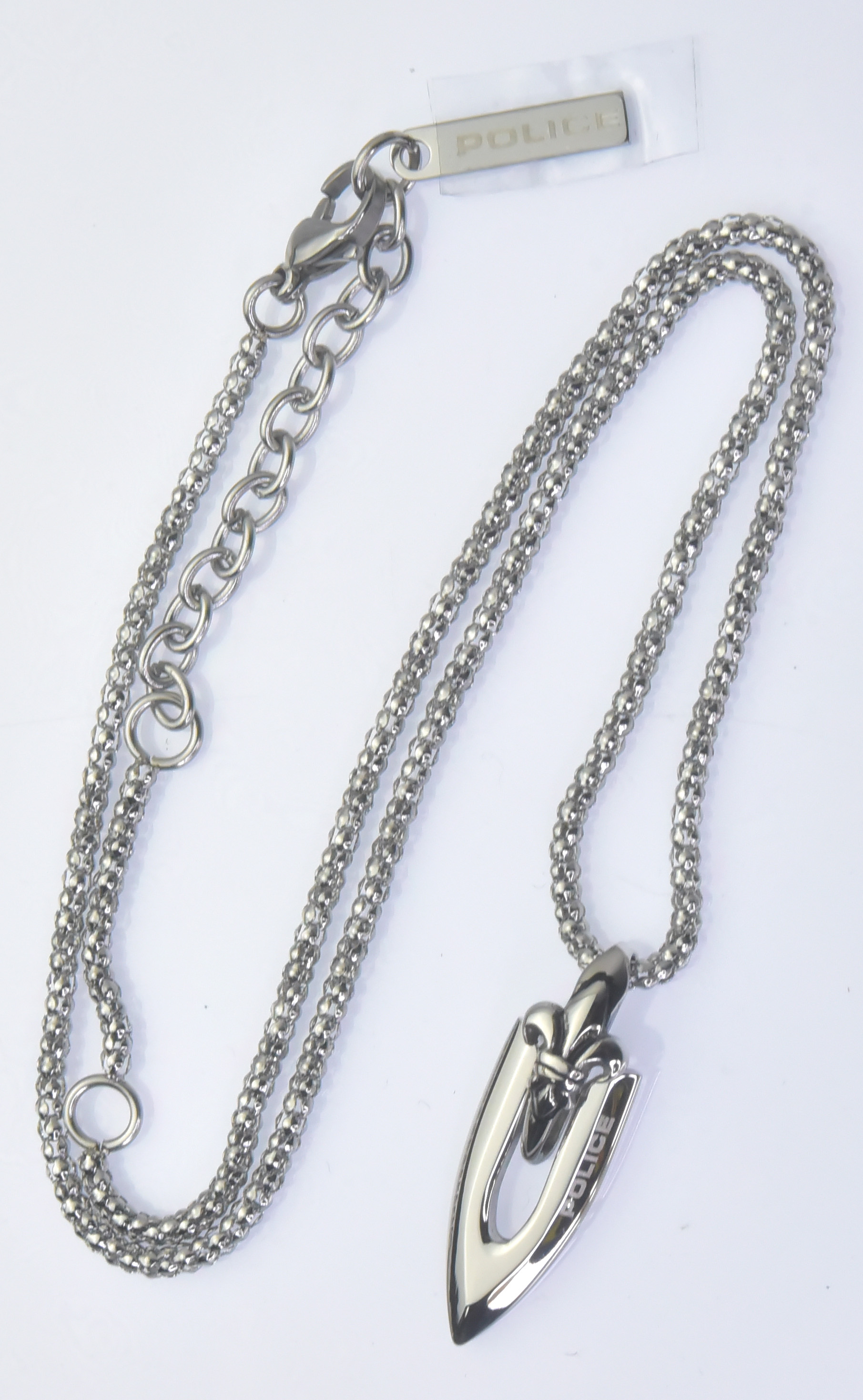 http://www.police.ne.jp/images/police_necklace_spearhead_003.jpg