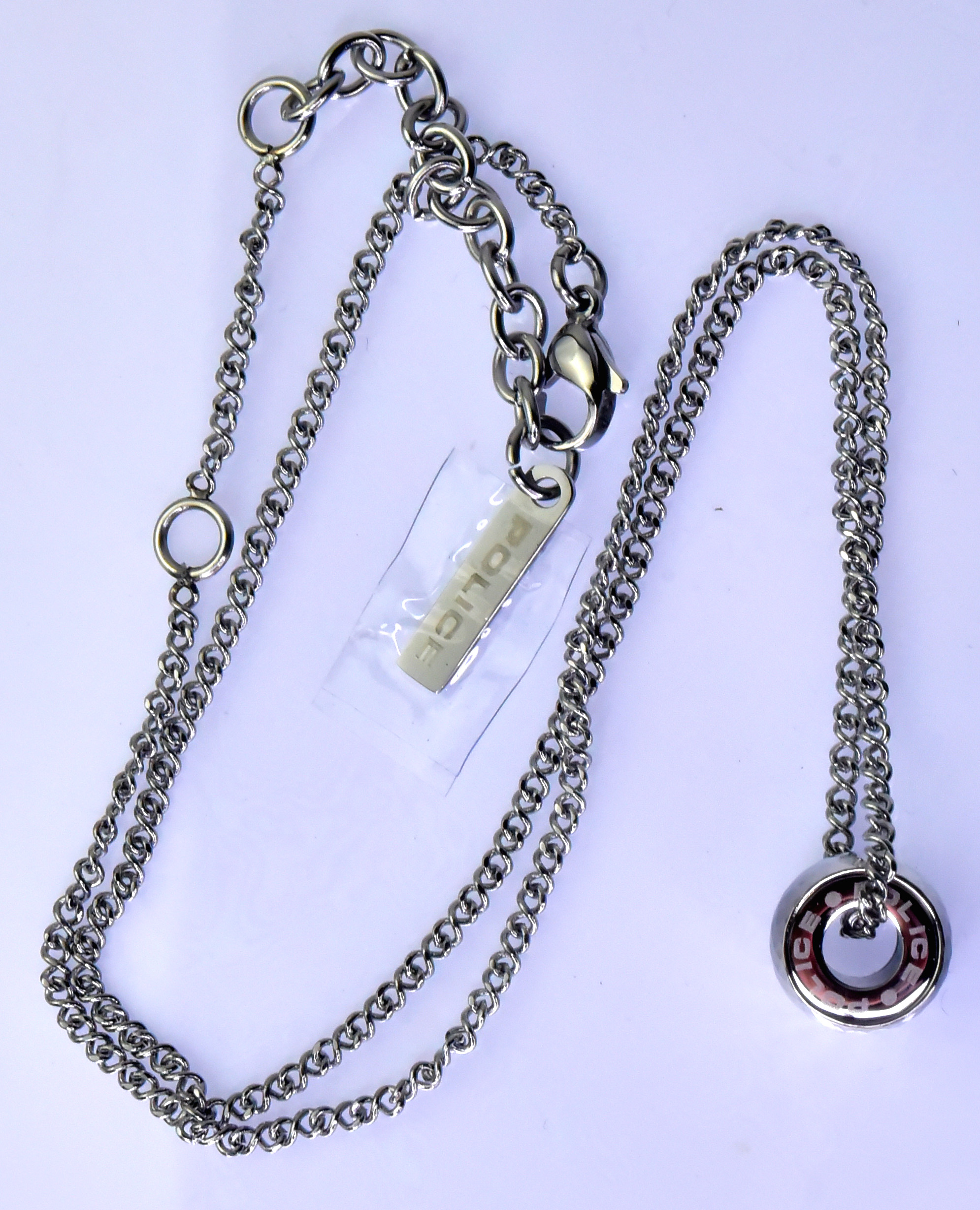 http://www.police.ne.jp/images/police_necklace_token_004.jpg